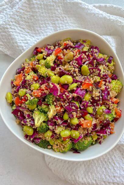 crunchy quinoa and veggie thai peanut salad