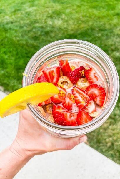 healthy vegan strawberry lemonade protein smoothie laura live well health coach
