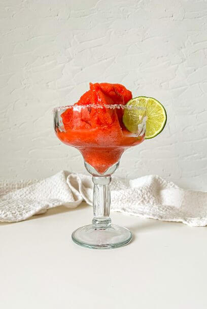 skinny frozen strawberry margarita