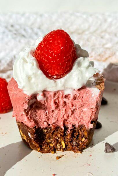 No-Bake Raspberry Cheesecake (vegan)