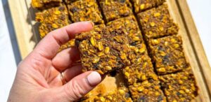 Healthy Toddler Pumpkin Oatmeal Bars (No Added Sugar)